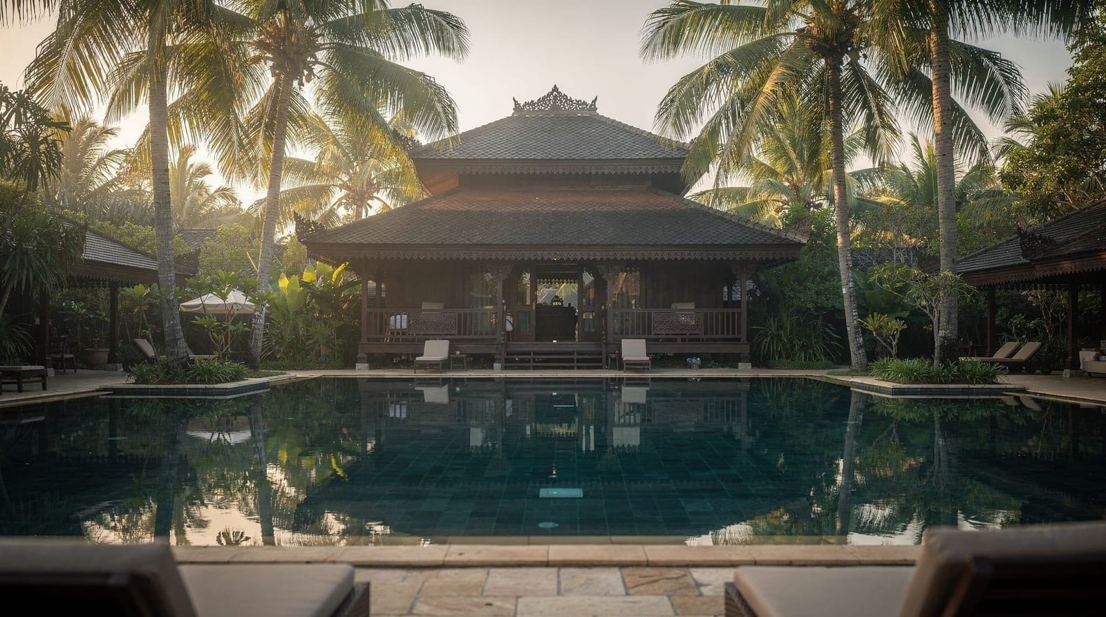 Where to stay in Siem Reap: neighborhoods compared — Old Market/Pub Street for nightlife, Wat Bo for quiet mid-range, riverside for b